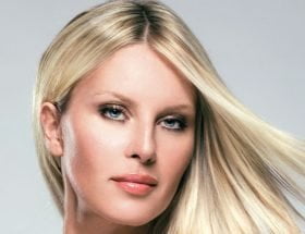 Essens Beauty Cleansing Products -Simona Krainova - Czech Model