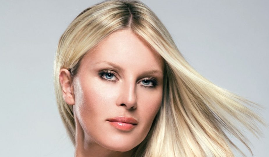 Essens Beauty Cleansing Products -Simona Krainova - Czech Model