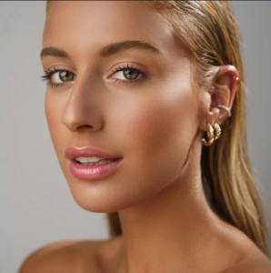 Essens Beauty - Makeup